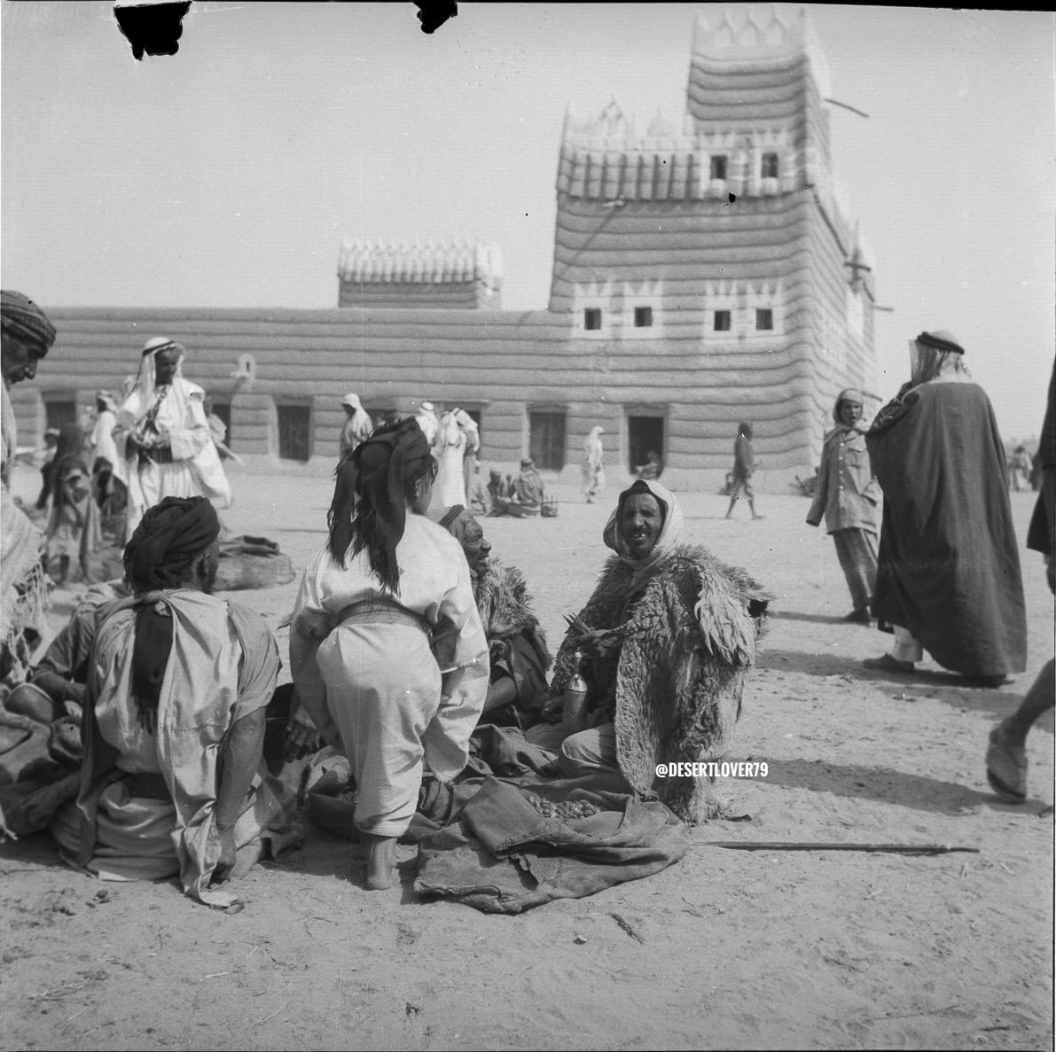 تغذية بصرية لأحد أسواق نجران قبل 70 عام