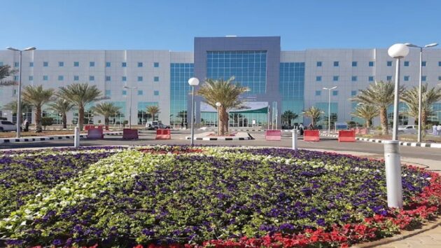 إنقاذ حياة مريضة بعد فشل حاد في القلب والرئتين باستخدام تقنية ECMO في تبوك
