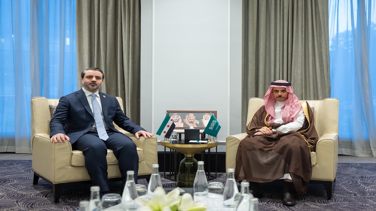 وزير الخارجية يلتقي نظيره السوري