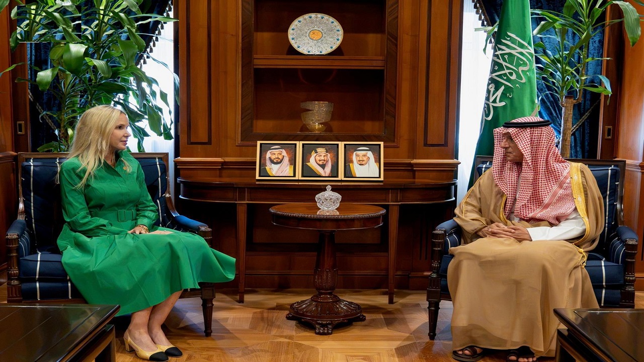 وزير الدولة للشؤون الخارجية يستقبل سفيرة بنما لدى المملكة