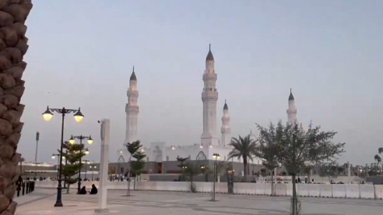 ضيوف الرحمن يزورون مسجد قباء وعددًا من المواقع التاريخية بالمدينة المنورة