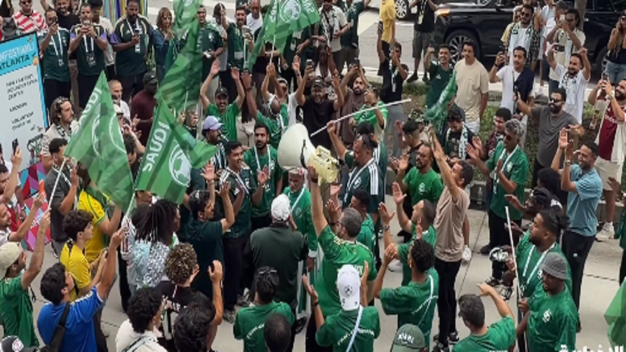 جماهير الأخضر تشعل الأجواء قبل قمة إسبانيا في المونديال..فيديو