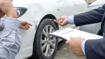 خبير يكشف طرق فحص السيارات المستعملة لتجنب الغش.. فيديو