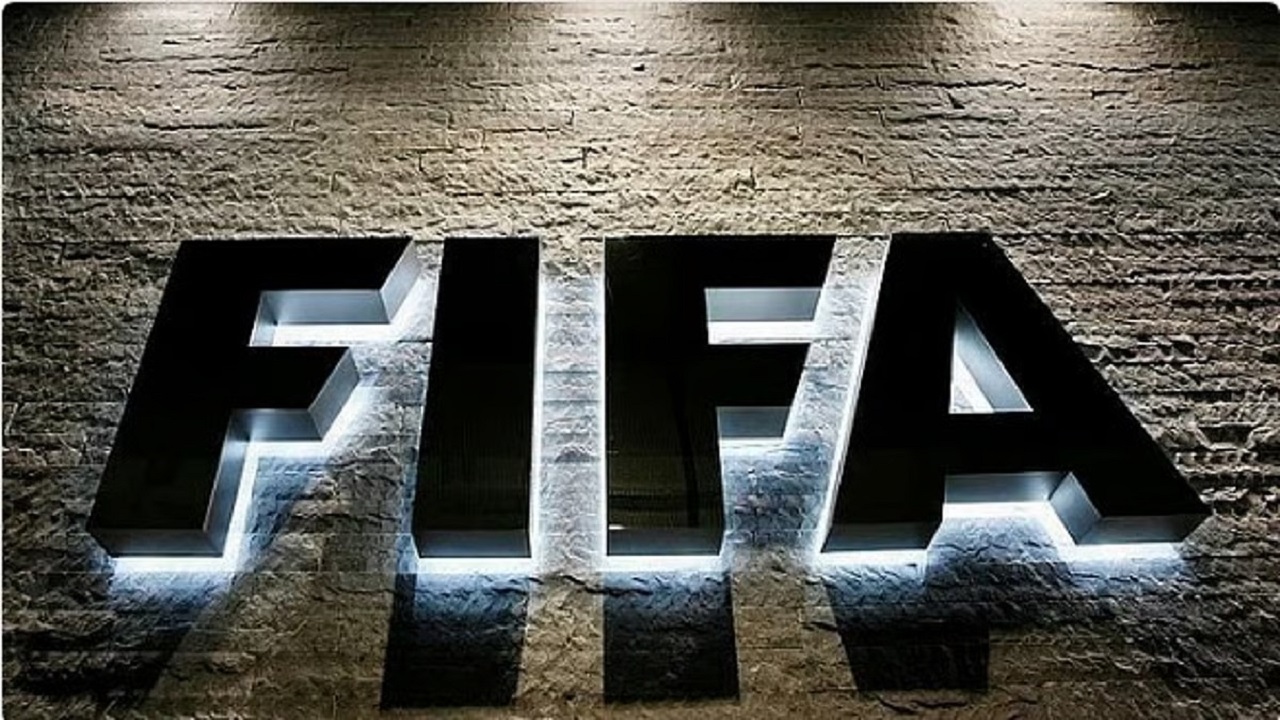 “فيفا” يكشف ملابسات تأخر وصول بعثة الأوروغواي إلى ميامي