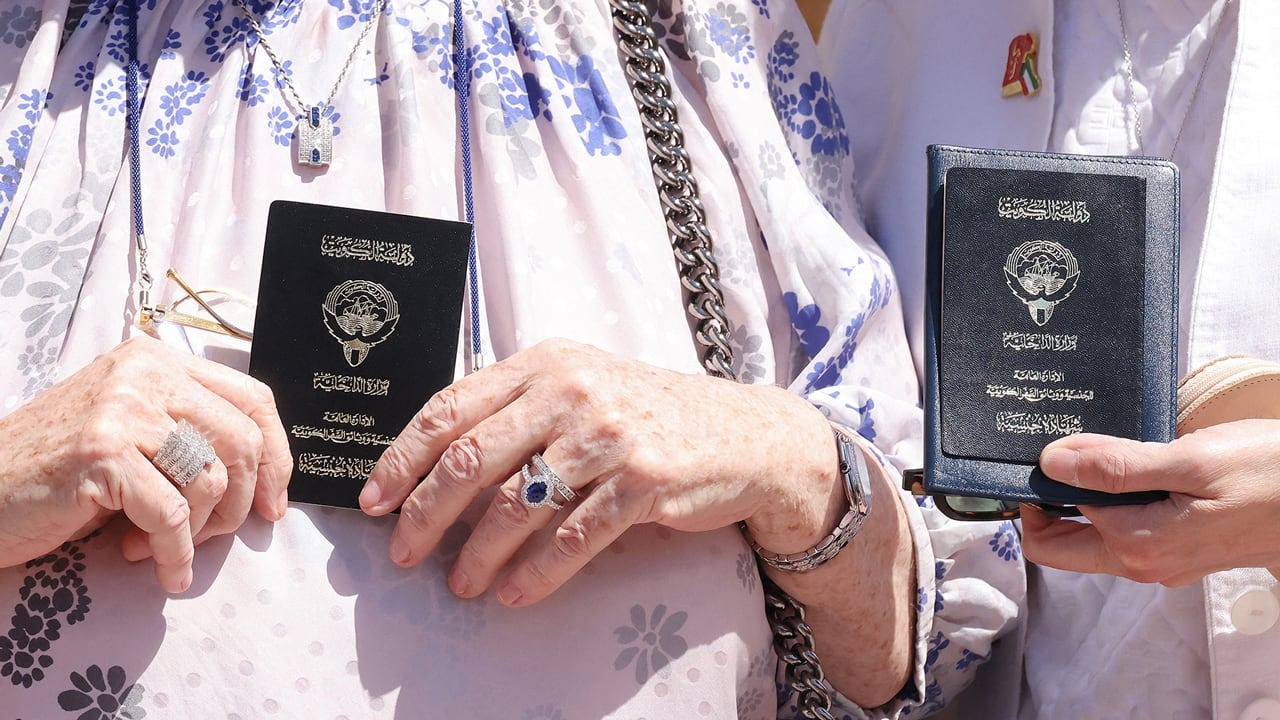 سحب الجنسية الكويتية من 51 شخصاً
