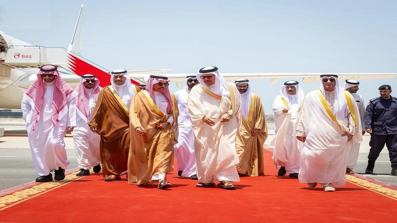 وزير الخارجية يصل إلى البحرين للمشاركة في الاجتماع الوزاري لمجلس التعاون
