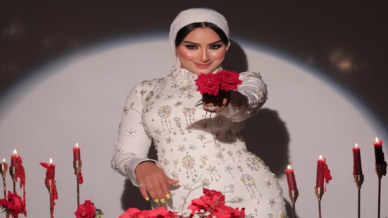 أم خالد تخطف الأنظار باحتفال مميز بعيد ميلادها.. صور