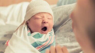 مضاعفات صحية خطيرة تجهلها بعض الأمهات عند ولادة أطفالهن قبل أوانهم