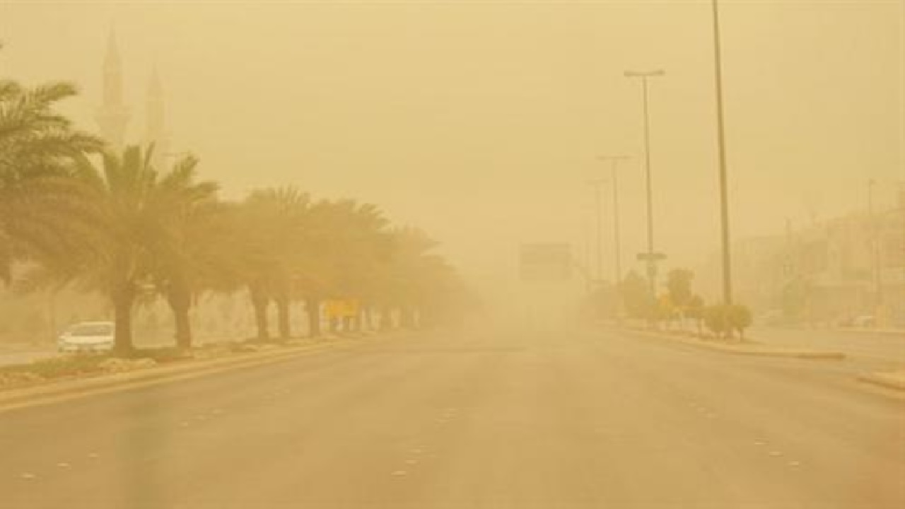 الأرصاد: أتربة مثارة ورياح نشطة تضرب الرياض