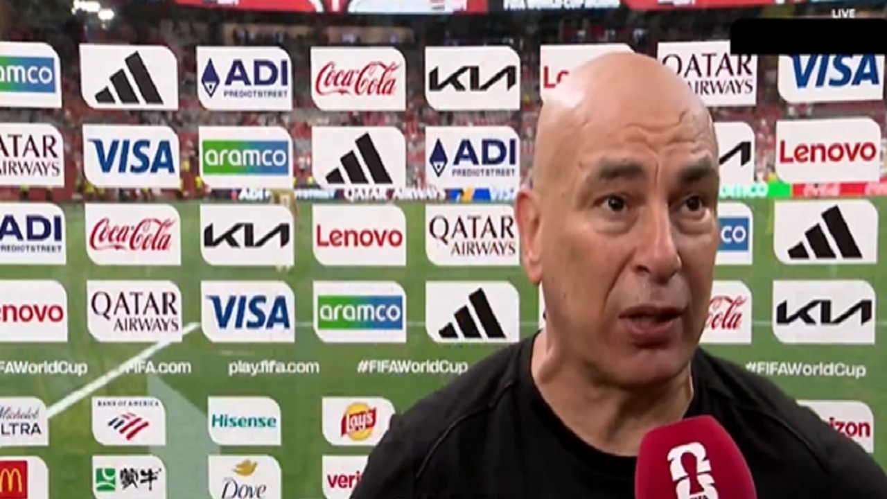 حسام حسن يغالب دموعه على الهواء مباشرة بعد الفوز على نيوزيلندا .. فيديو