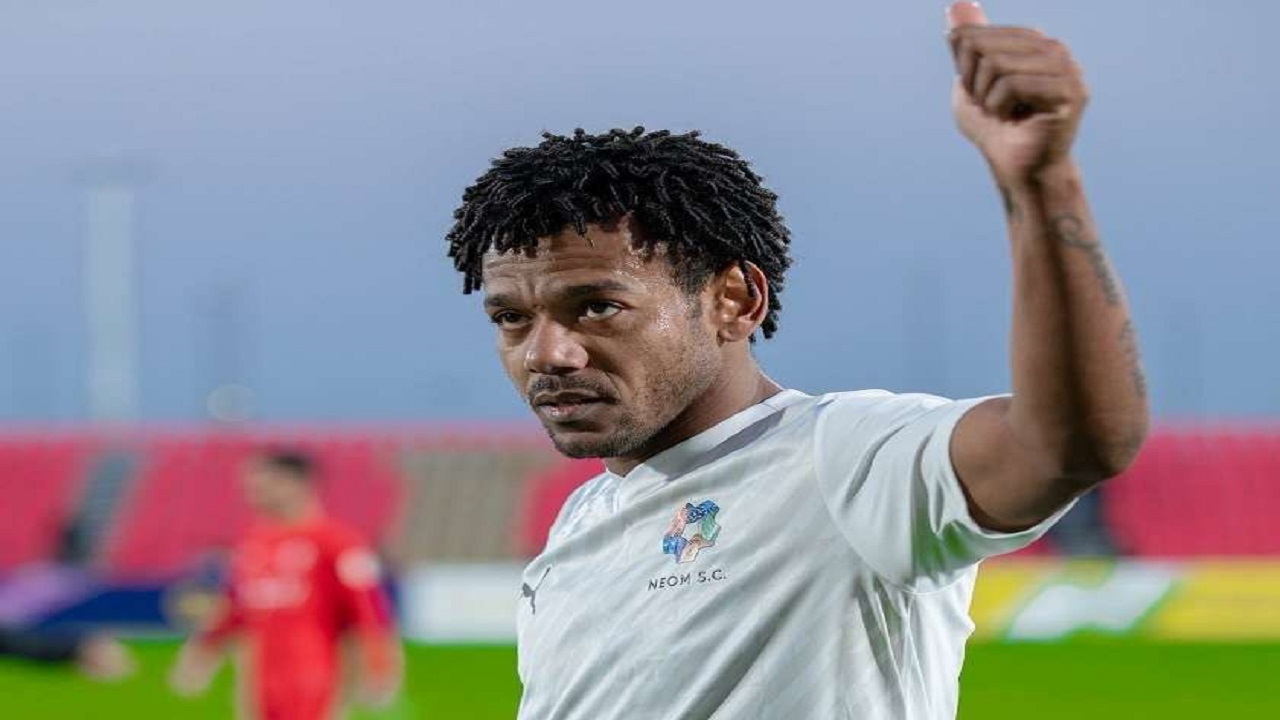 رومارينيو ينهي عقوبة الإيقاف ويعود للملاعب