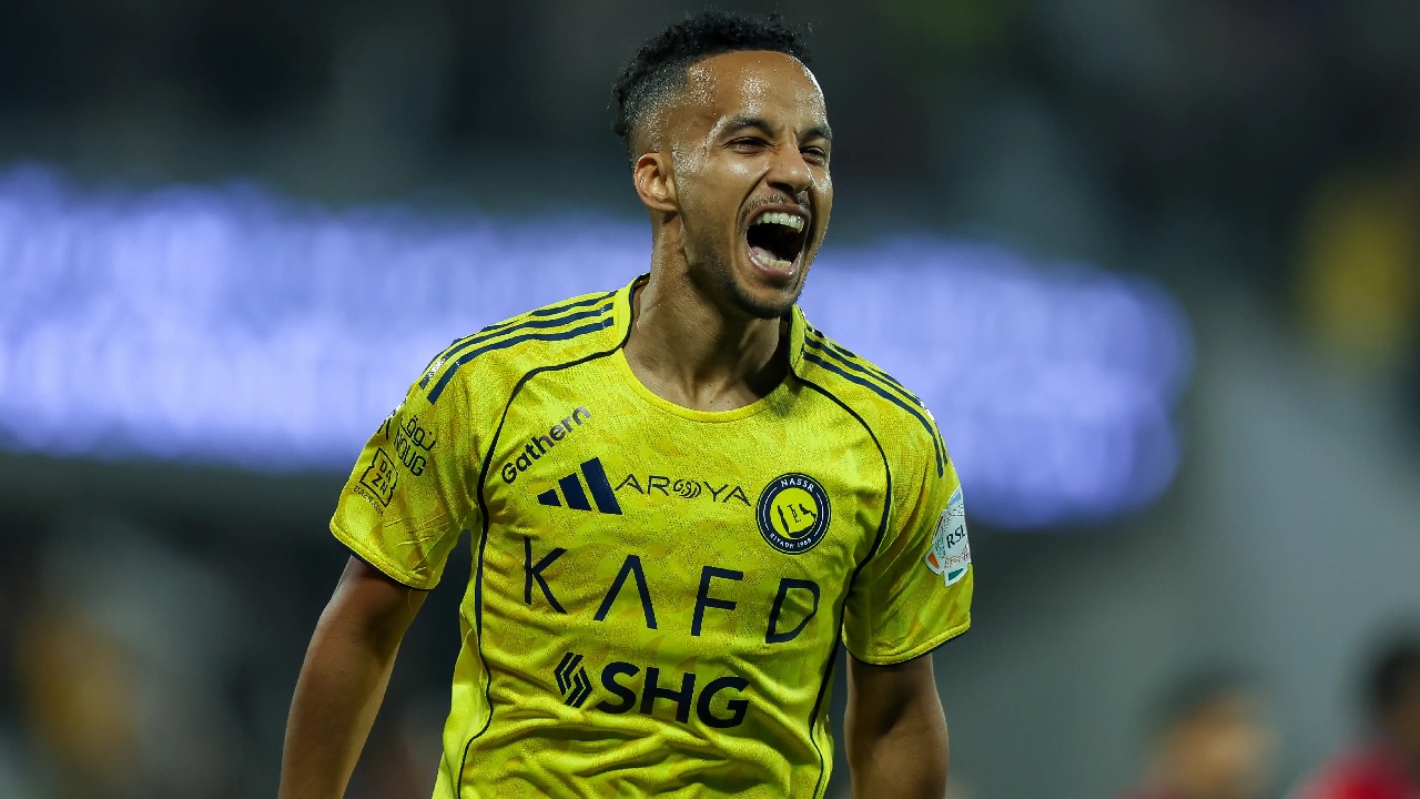 اجتماع يقترب عبدالرحمن غريب من الاتحاد