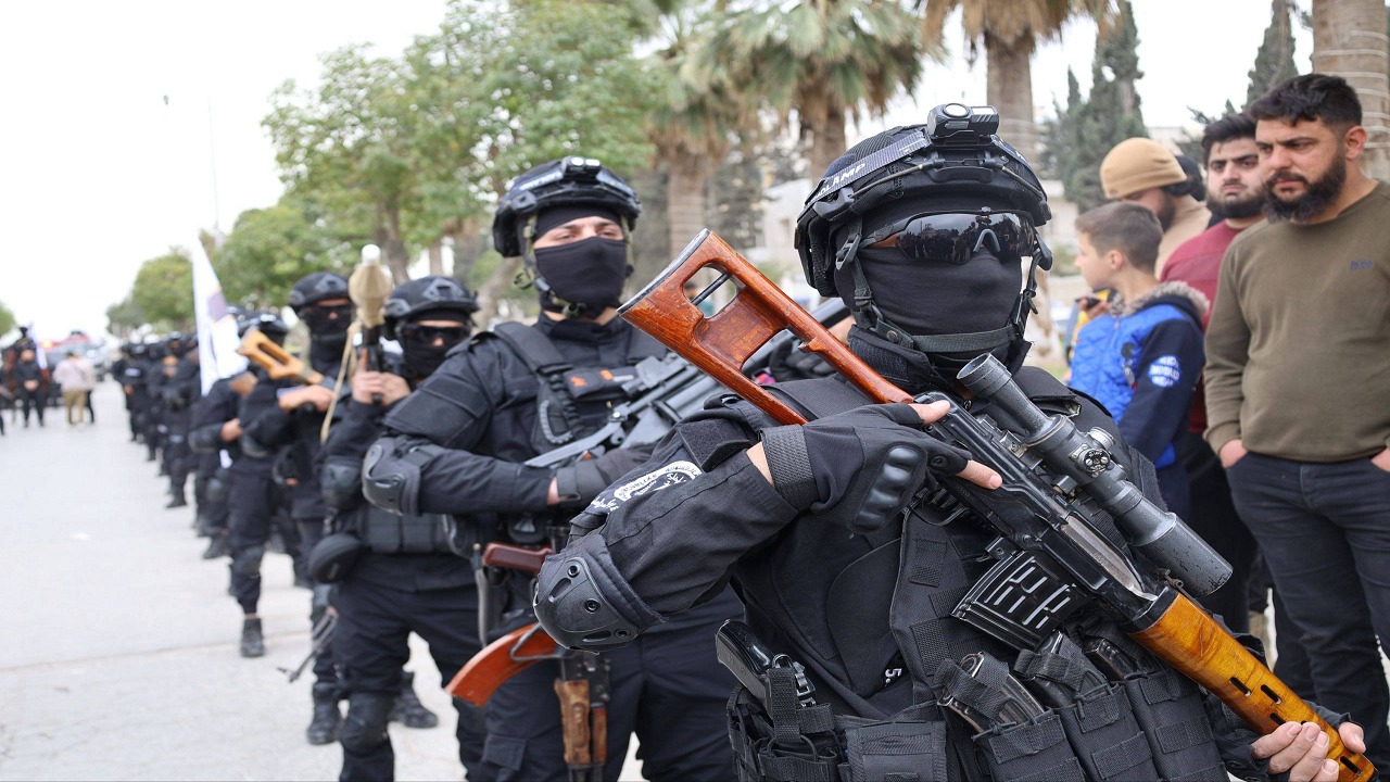 تفكيك عبوة ناسفة وإحباط هجوم على حاجز أمني في سوريا.. فيديو