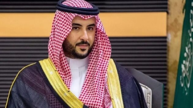 وزير الدفاع يُعزي هاتفيًا رئيس مجلس الوزراء القطري في وفاة الشيخ حمد بن خليفة آل ثاني
