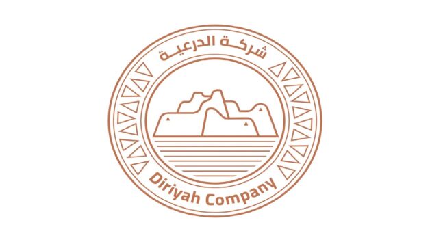 السيطرة على حريق بموقع إنشائي في مشروع الدرعية