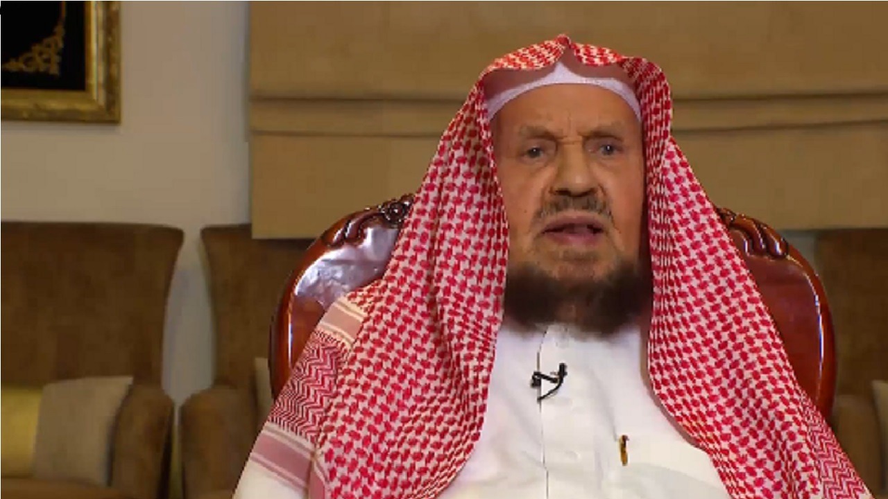 الشيخ عبدالله المنيع: الزكاة تجوب على المال المدخر لبناء منزل لو حال عليه الحول.. فيديو