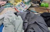 ضبط أكثر من 6 آلاف قطعة ملابس مقلدة داخل مبنى سكني بالعزيزية ..صور