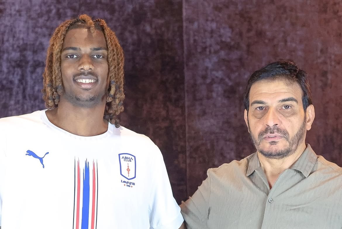أبها يضم عبدالكريم دارسي من الهلال