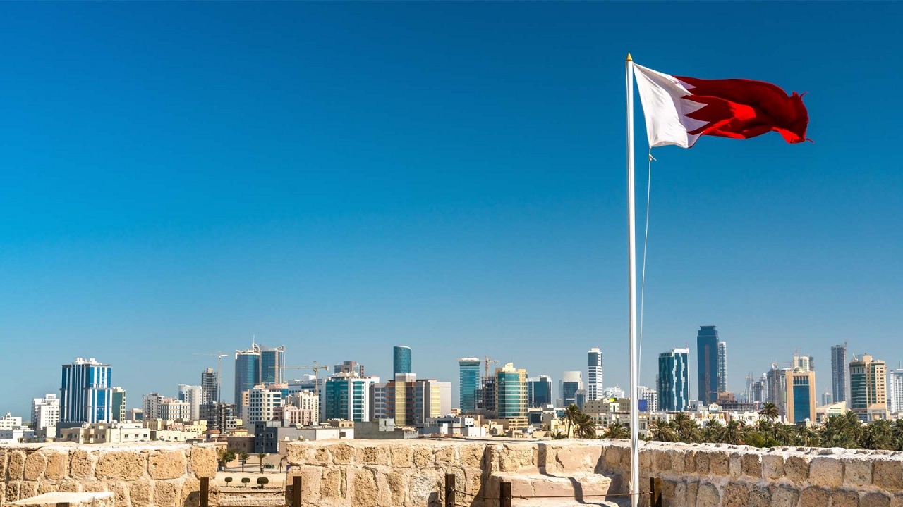 البحرين تعترض وتدمر عددًا من الاعتداءات الجوية الإيرانية