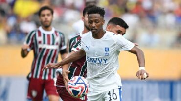الهلال يفتح ملف تجديد عقد تمبكتي وناصر الدوسري