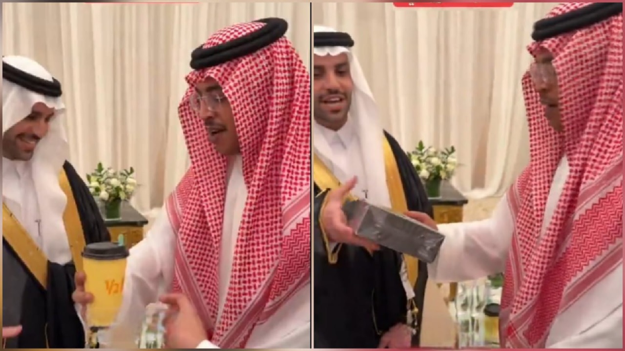 محمد الدريم يثير الجدل بهداياه للعريس متعب العريفي.. فيديو