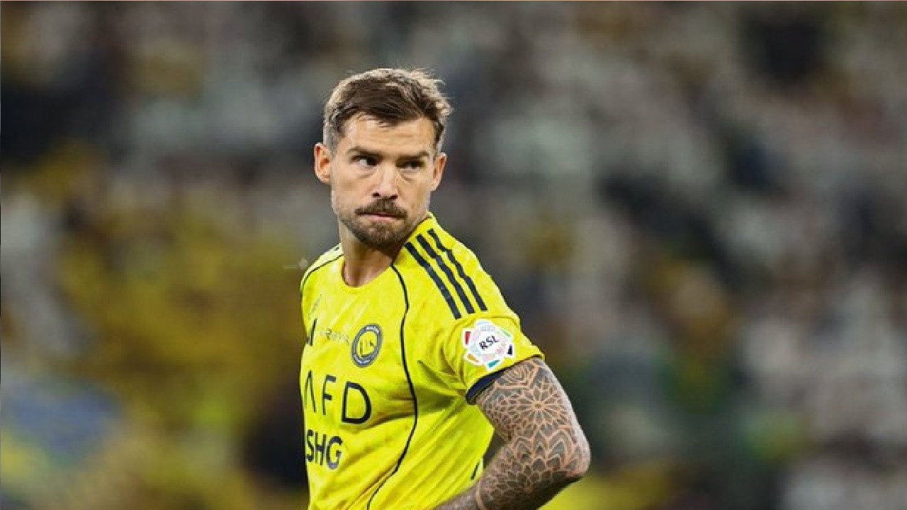 النصر يتوصل لاتفاق لتمديد عقد إينيغو مارتينيز