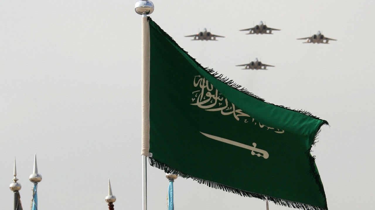 مقتل 4 من قادة الحرس الثوري في الضربات الأمريكية السعودية .. صور