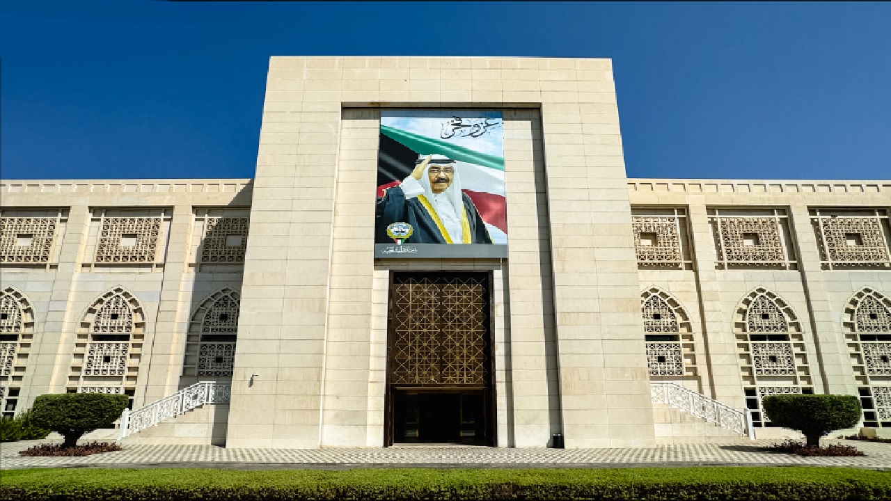 الكويت تدين العدوان الإيراني وتستنكر استهداف المنشآت الحيوية
