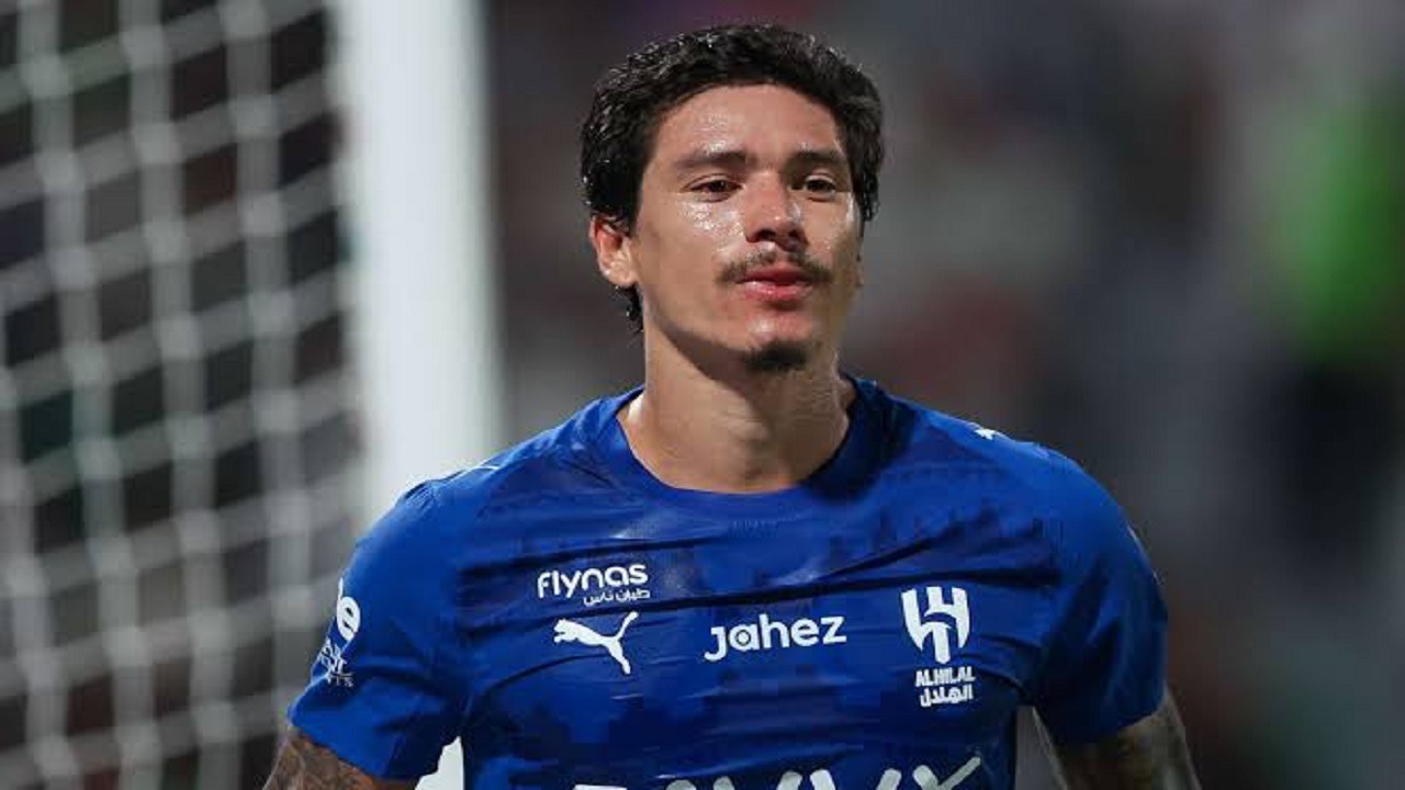 الهلال يؤجل حسم ملف داروين نونيز