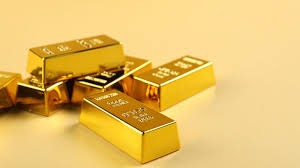 الذهب يتجه لأول ارتفاع أسبوعي