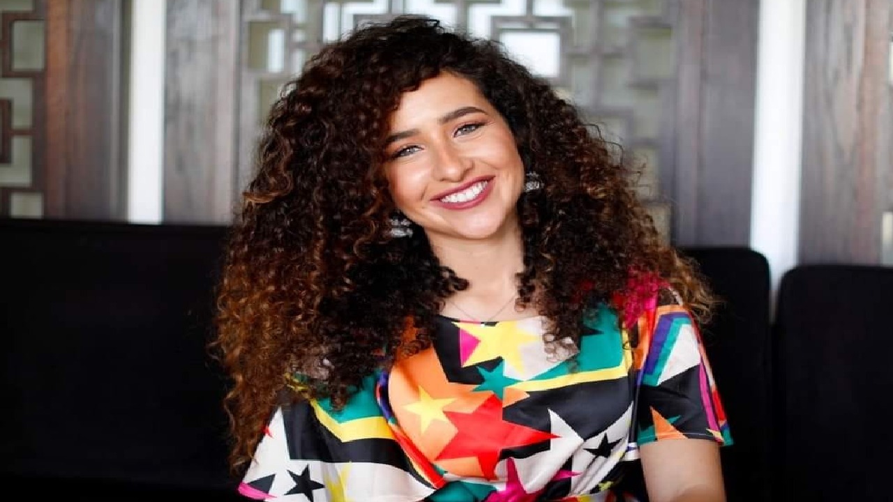إلزام مصممة مصرية بتعويض لسرقتها لوحات فنان روسي
