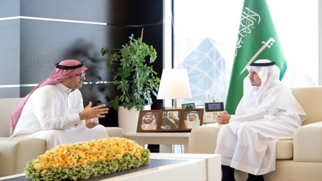 د. الأحيدب يبحث مع هيوماين تطوير حلول ذكية للأعمال القضائية والإدارية