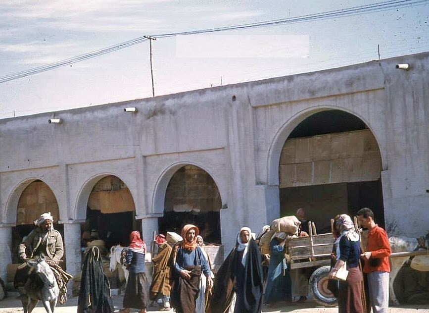 لقطة قديمة من سوق القيصرية في الهفوف