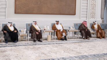 أمير الشرقية ينقل تعازي القيادة لأمير قطر في وفاة الشيخ حمد بن خليفة آل ثاني..فيديو