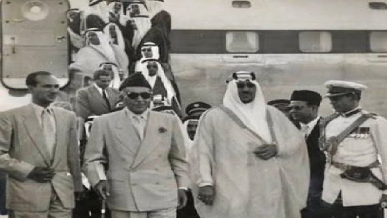 صور تاريخية لزيارة الملك سعود إلى باكستان