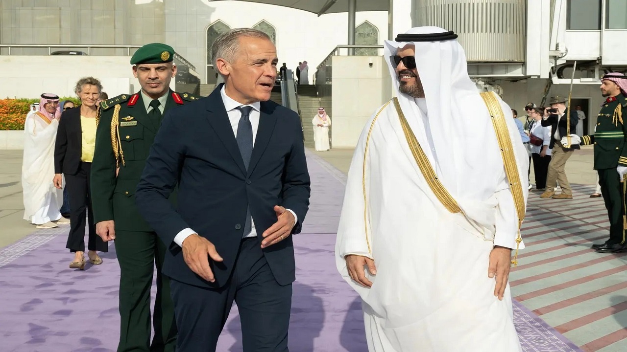 رئيس وزراء كندا يغادر جدة