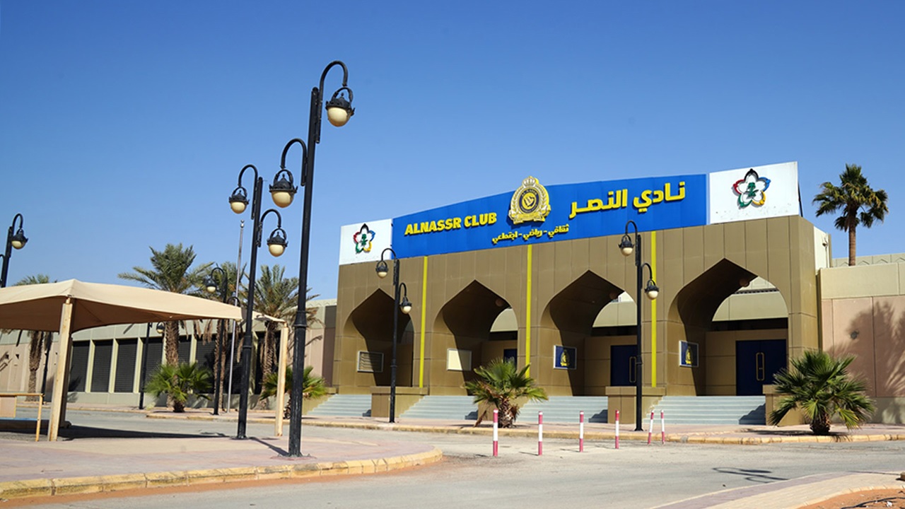 أزمة مالية تؤثر على الرواتب والتعاقدات بالنصر