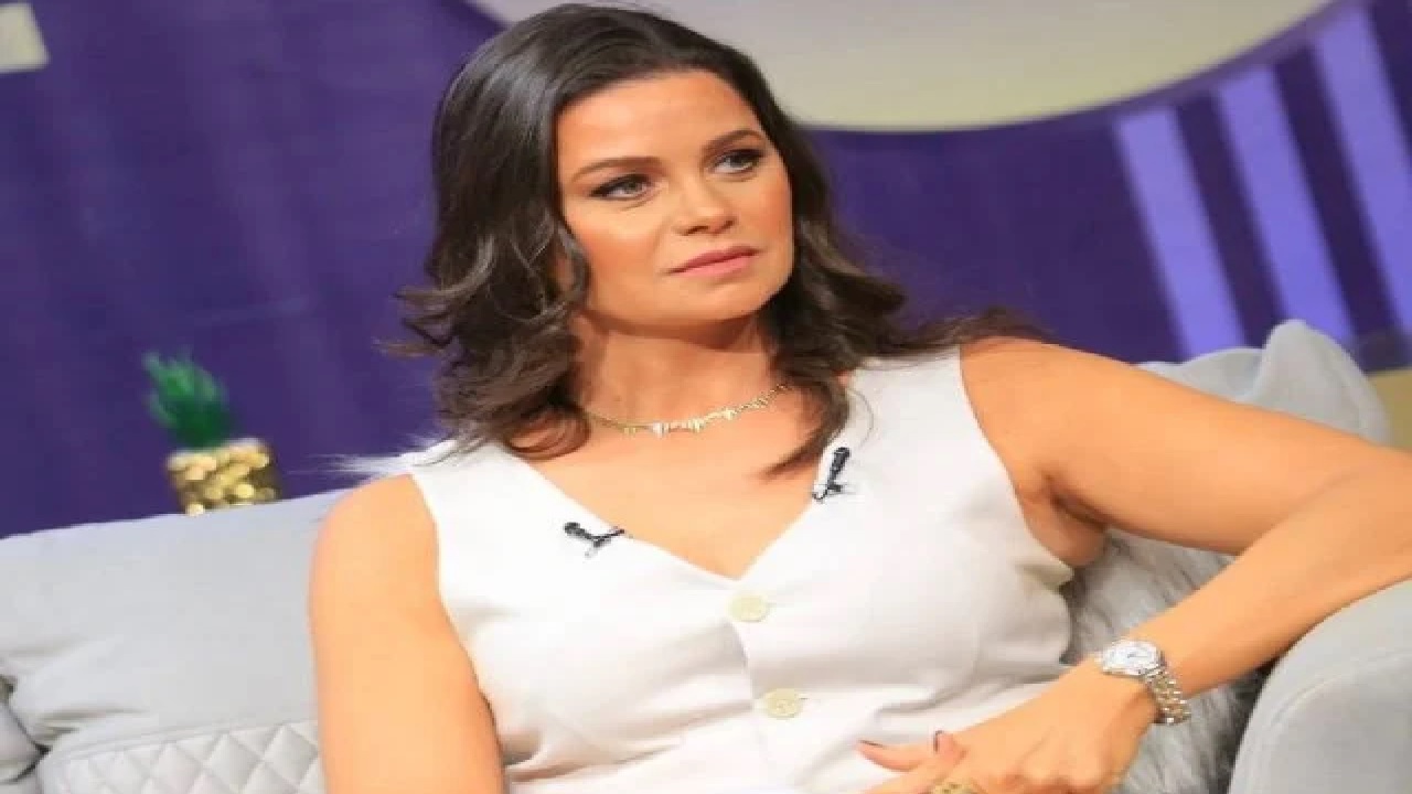 يسرا اللوزي تكشف السبب وراء لجوئها للعلاج النفسي.. فيديو