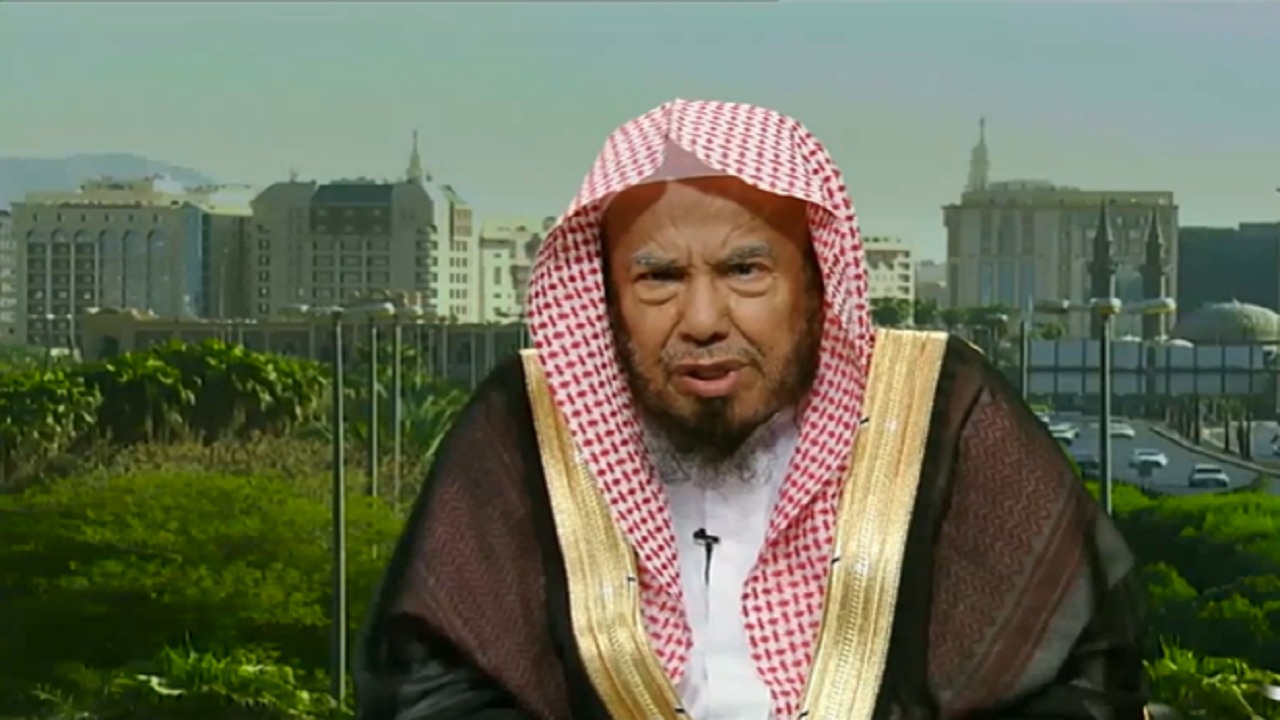 حكم صرف الزكاة لمن ينوي الزواج.. فيديو