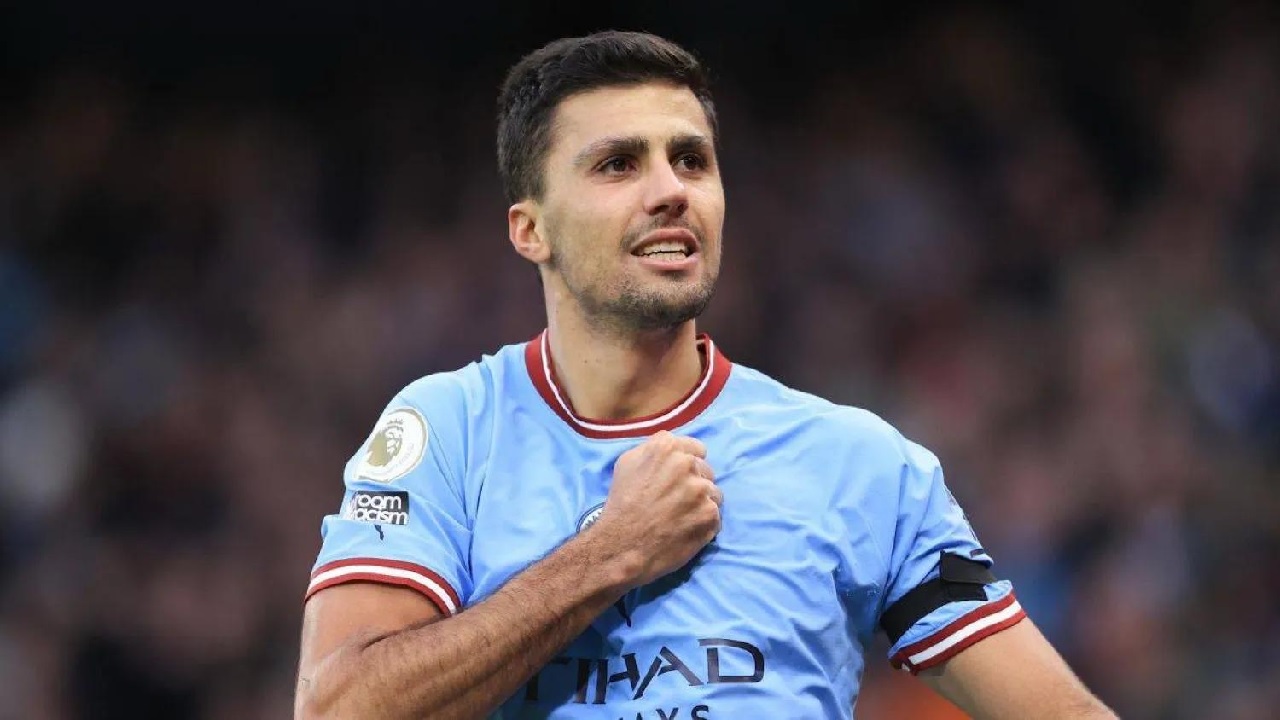 برشلونة يرفع عرضه لضم رودري