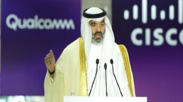 وزير الاتصالات يعلن عن إطلاقات واستثمارات تقنية بأكثر من 15 مليار دولار