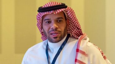 الشنقيطي يقترب من مغادرة منصبه في الأهلي