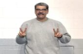 مادورو يظهر مبتسماً من داخل السجن ويرفع إشارة النصر.. صور