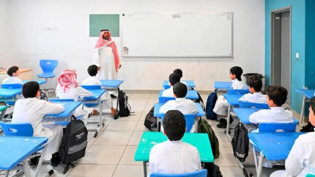 انتظام 1.8 مليون طالب وطالبة في مدارس الرياض وحائل والباحة.. صور