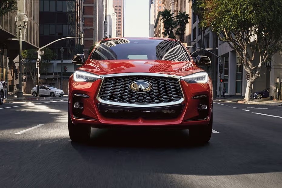 إنفينيتي QX55 سيارة رياضية بعدة مميزات