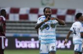 نيوم يتجاوز الفيصلي بثنائية