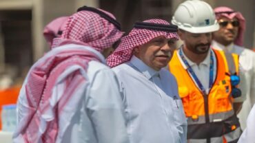 القصبي يزور ملعب وسط جدة ويطّلع على سير الأعمال الإنشائية.. صور