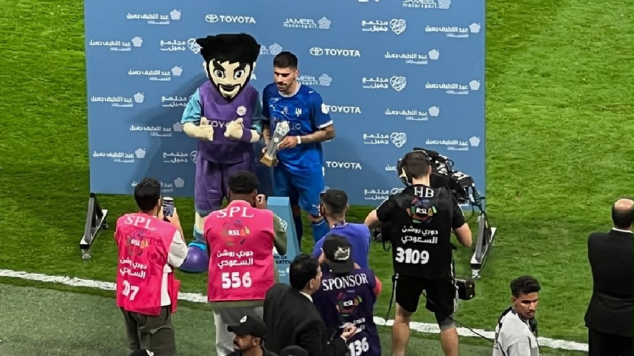 نيفيز يحصد جائزة رجل مواجهة الهلال والفيصلي