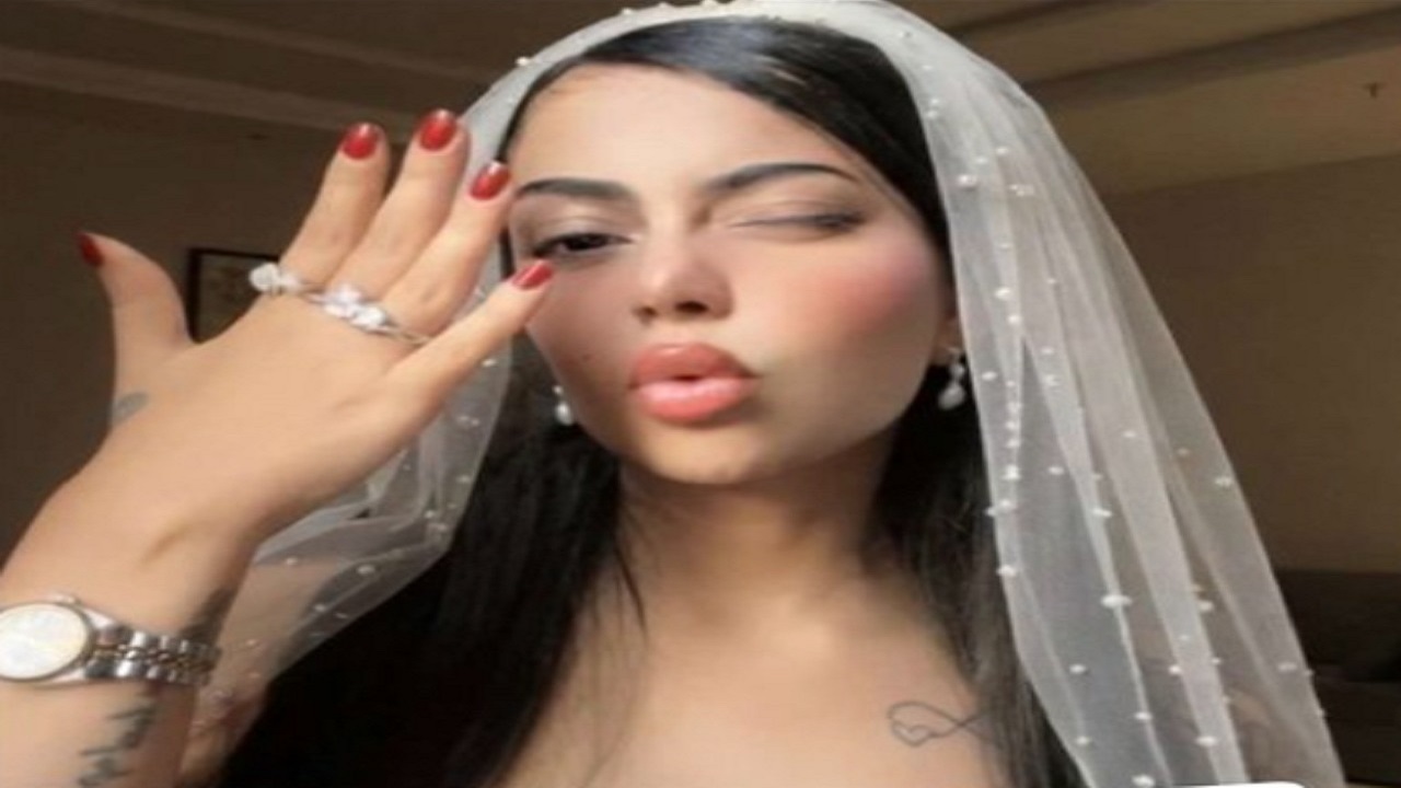 شبيهة جورجينا ريما العنزي تُلمح بقرب زواجها
