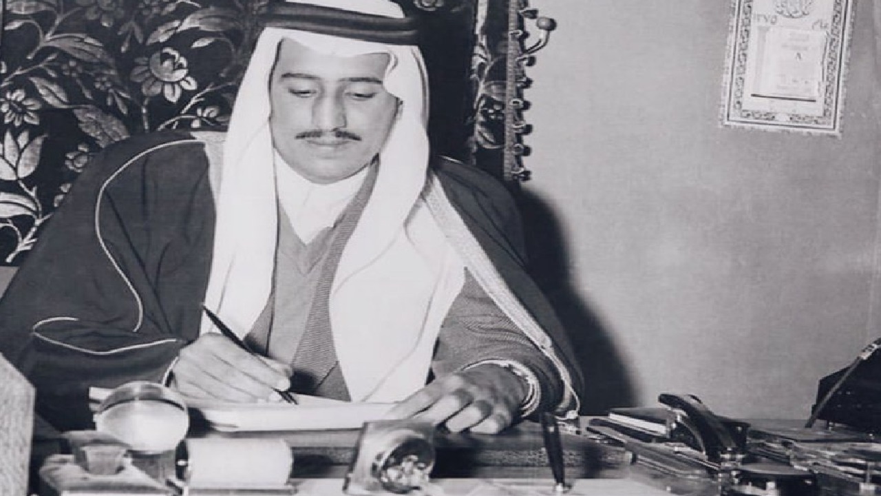 صورة نادرة للملك سلمان بن عبدالعزيز بعمر 20 عاما